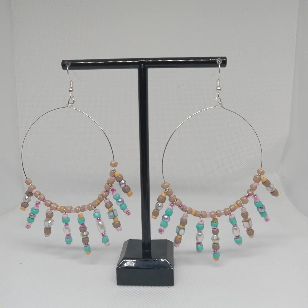 Hand Crafted Turquoise and Tan Beaded Necklace Set - Picture 8 of 16